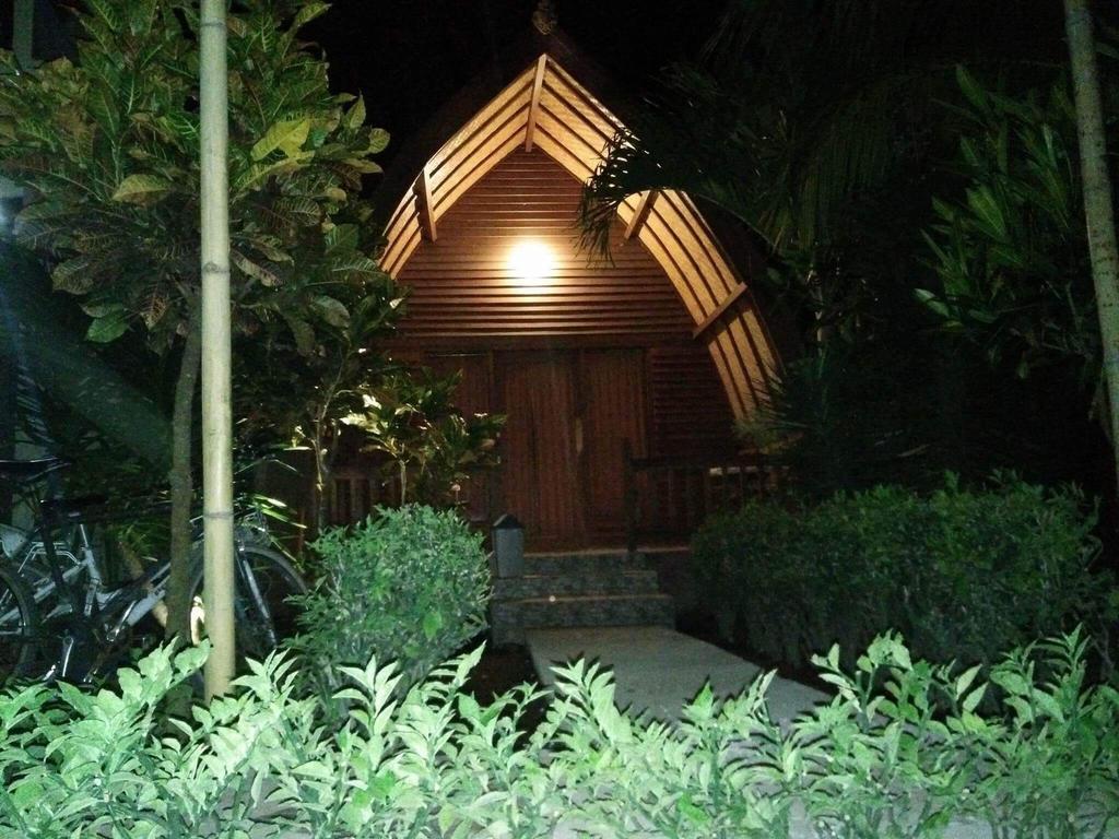 Kelapa Gading Bungalows Gili Air Exterior foto